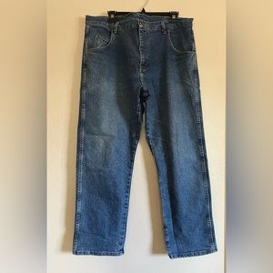 Wrangler Jeans Mens Size 40 x 30 Straight Leg Blue Denim